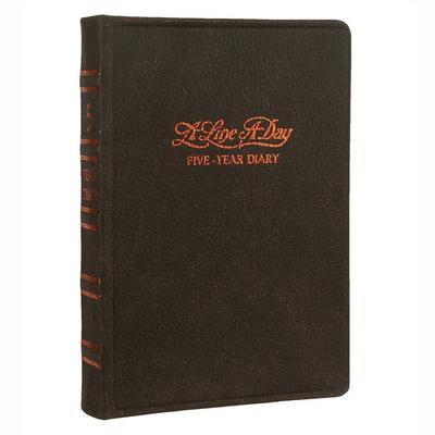 Victoria's Journals 1084 A Line A Day 5 Yıllık Tarihsiz Planlayıcı