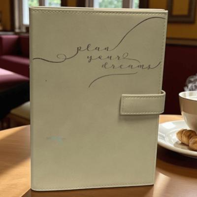Victoria's Journals 524-1952 Tarihsiz Planlayıcı